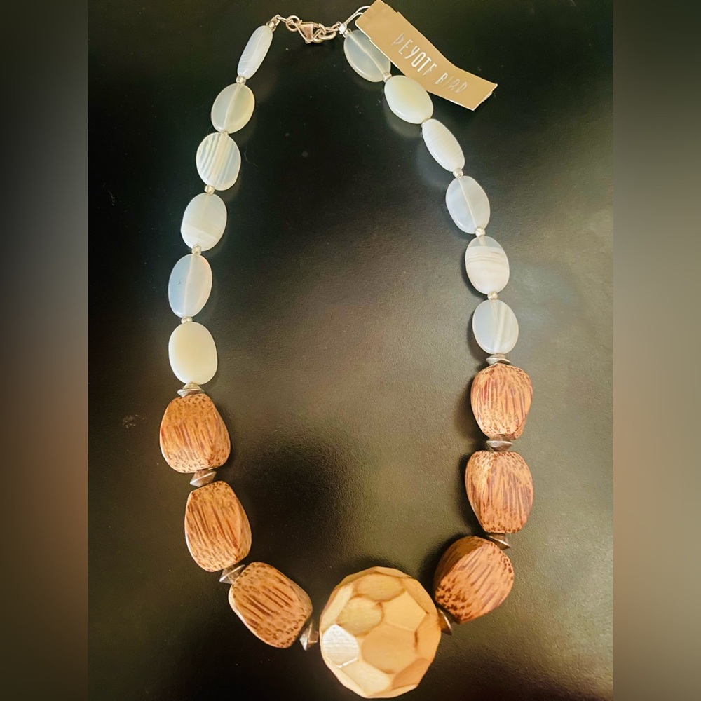 Peyote Bird Wood and White Bead Necklace, NWT. - Picture 2 of 13